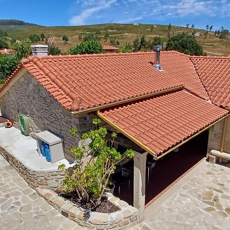הוילה פארדס דה קורה Casa Da Rosa Porreiras מראה חיצוני תמונה