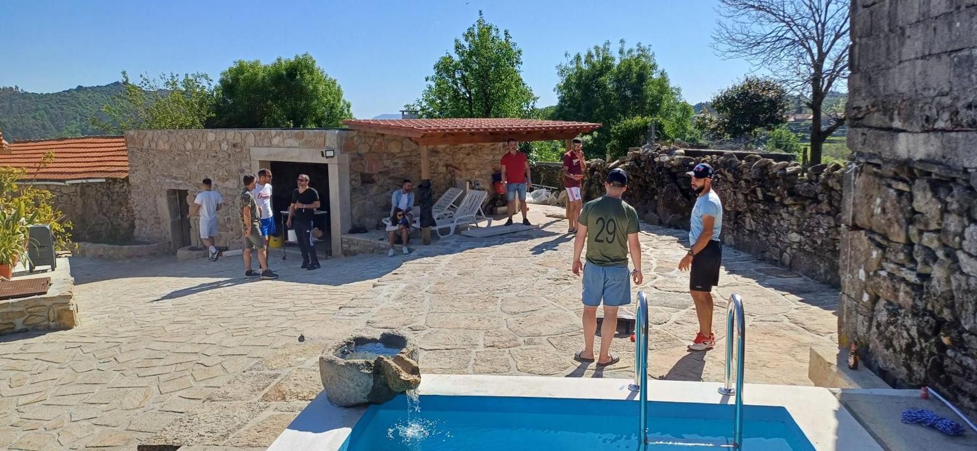 הוילה פארדס דה קורה Casa Da Rosa Porreiras מראה חיצוני תמונה