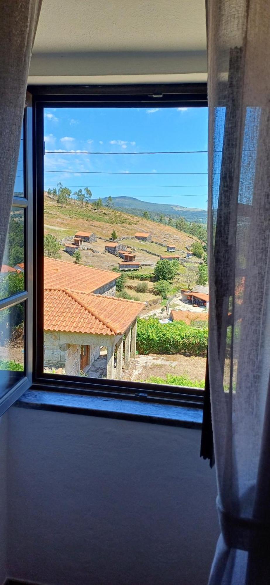 הוילה פארדס דה קורה Casa Da Rosa Porreiras מראה חיצוני תמונה